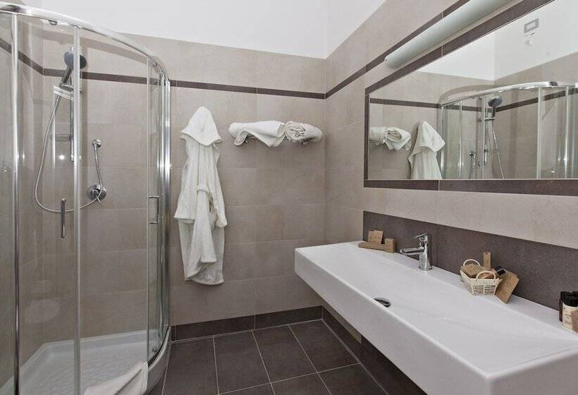 Полулюкс, Eco Resort Dei Siriti
