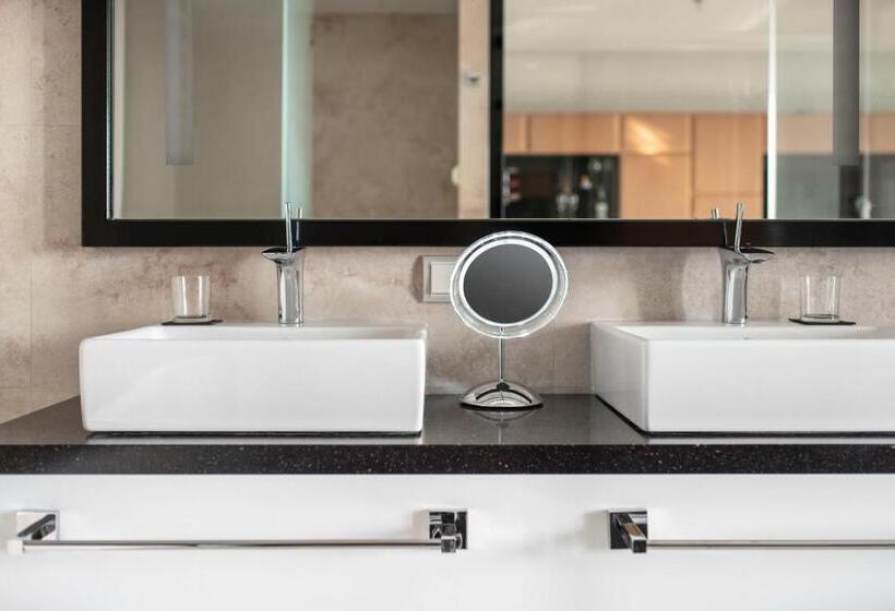 프리미엄 룸, 11 Mirrors Design