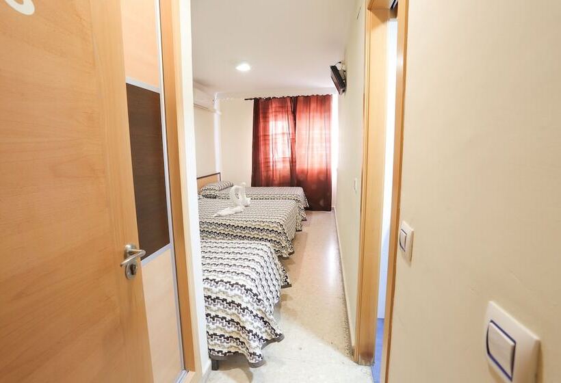 اتاق استاندارد سه نفره, Hostal La Campana