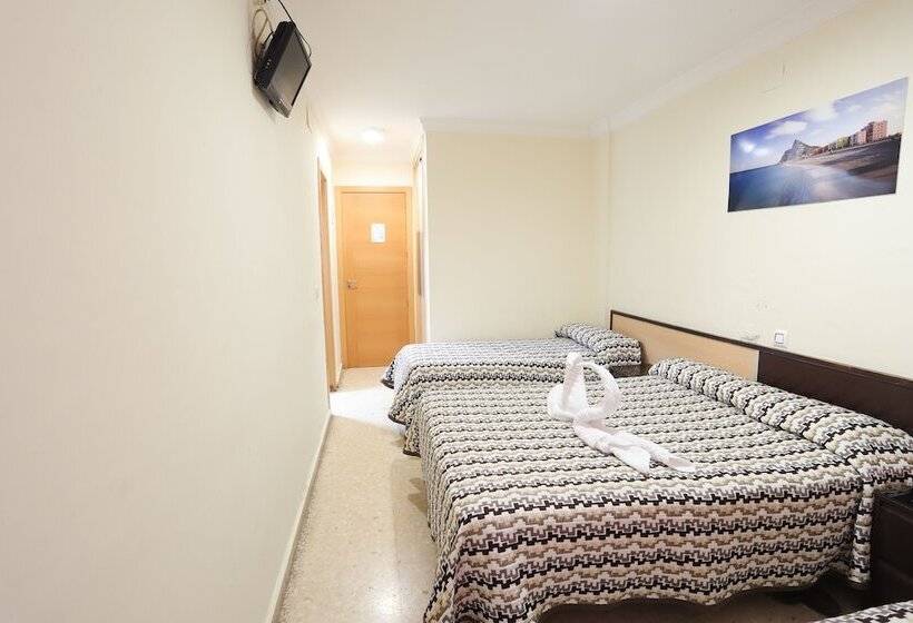 اتاق استاندارد چهار تخته, Hostal La Campana