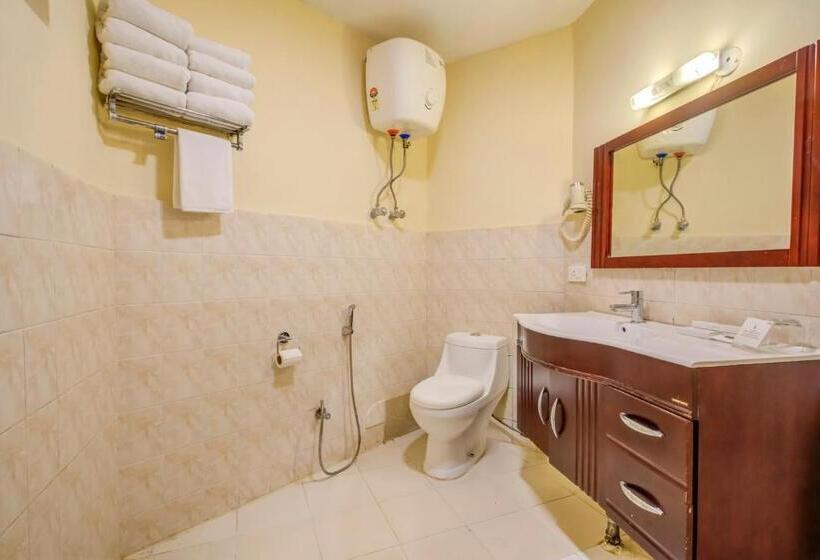 اتاق پریمیوم با بالکن, Summit Newa Regency