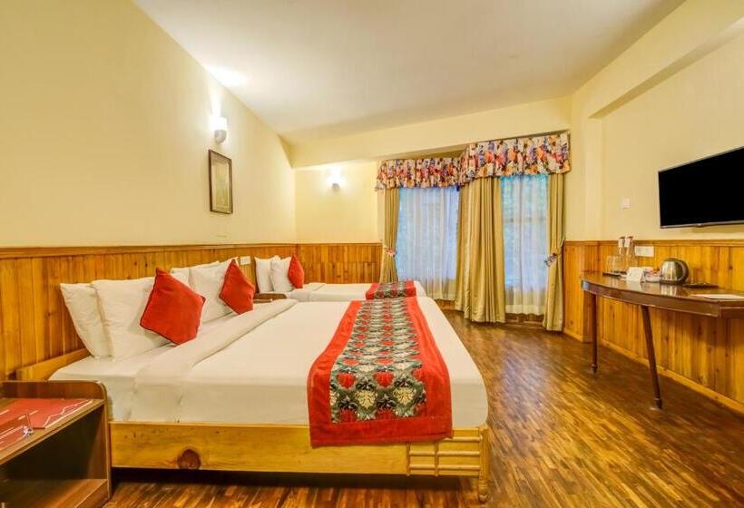 اتاق پریمیوم با بالکن, Summit Newa Regency