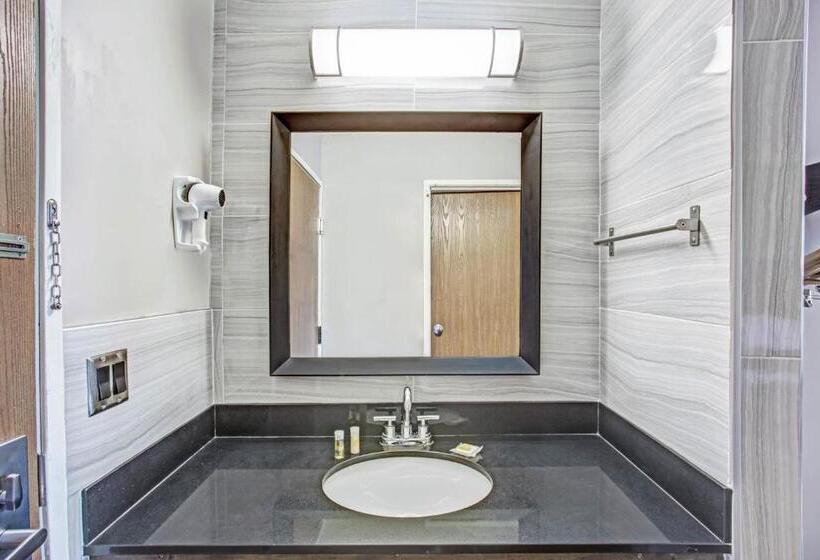 اتاق استاندارد با 2 تخت دوبل, Days Inn By Wyndham Lake Bluff/great Lakes Naval Base