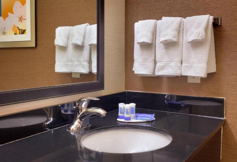 Номер Стандарт 2 Двуспальные Кровати, Fairfield Inn & Suites By Marriott Gillette