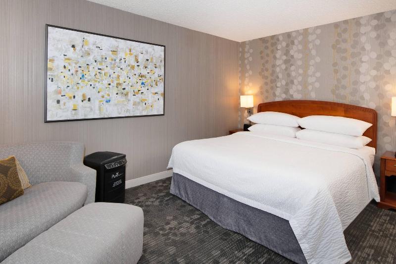 Standard-huone King-vuode, Courtyard By Marriott Newark Silicon Valley