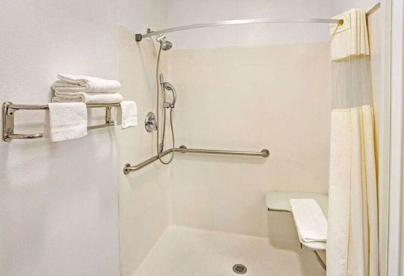 Номер Deluxe Адаптированный для Инвалидов, Days Inn & Suites By Wyndham Gresham