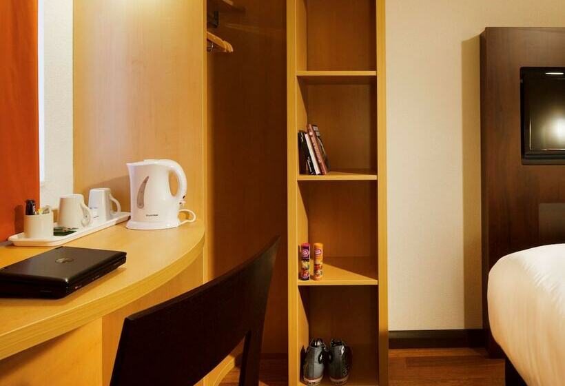 Номер Стандарт, Ibis London Blackfriars