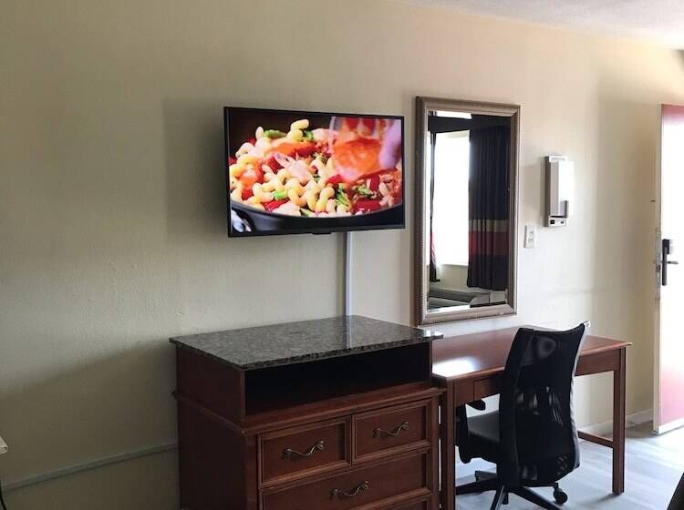 חדר סטנדרט שתי מיטות זוגיות, Big Spring Inn Madisonville
