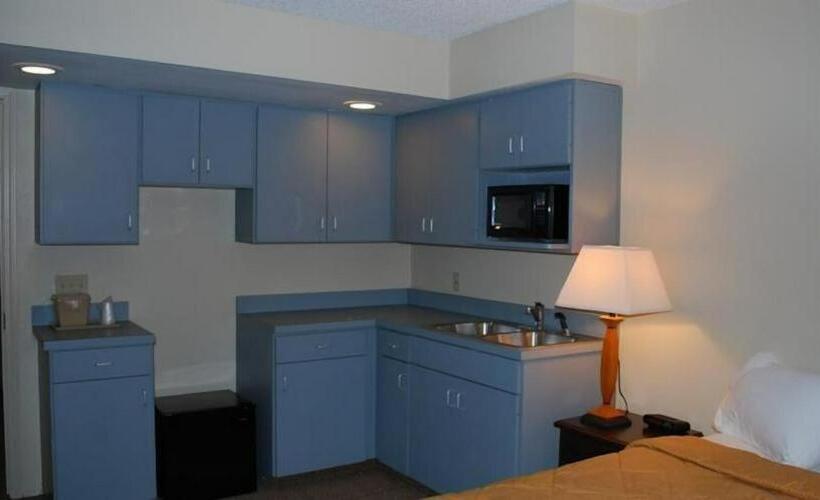 Апартаменты 1 Спальня, Clinton Inn & Suites