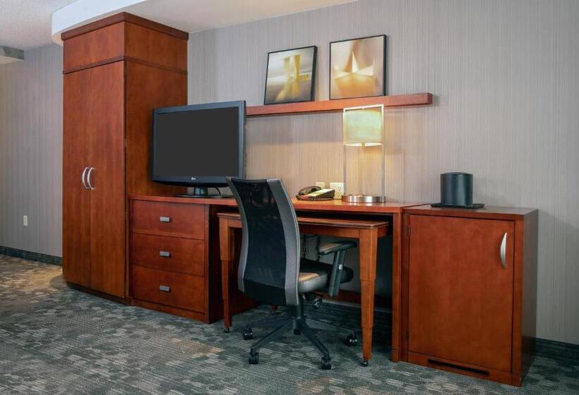 اتاق استاندارد با تخت بزرگ, Courtyard By Marriott Newark University Of Delaware