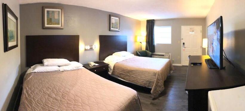 ２ダブルベッドのスタンダードルーム, Deerfield Inn And Suites  Fairview