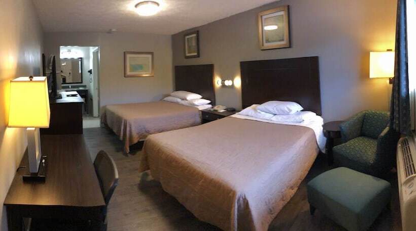 ２ダブルベッドのスタンダードルーム, Deerfield Inn And Suites  Fairview