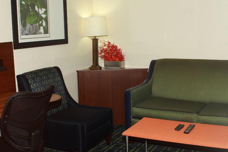 스위트 킹사이즈 침대, Fairfield Inn & Suites By Marriott Fairmont