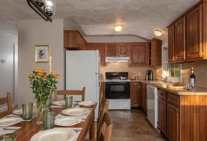 침실 2개 스위트, The Lodge At Moosehead Lake