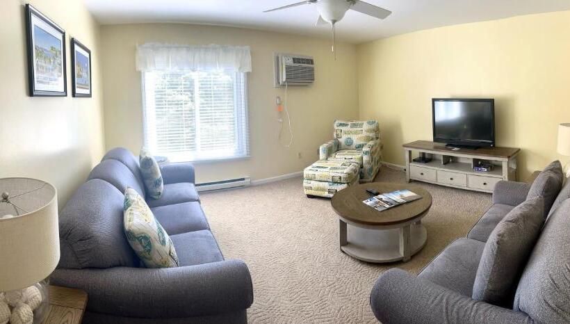 Апартаменты 2 Спальни, Elmwood Resort