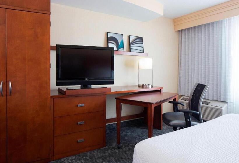 اتاق استاندارد با تخت بزرگ, Courtyard Des Moines Ankeny