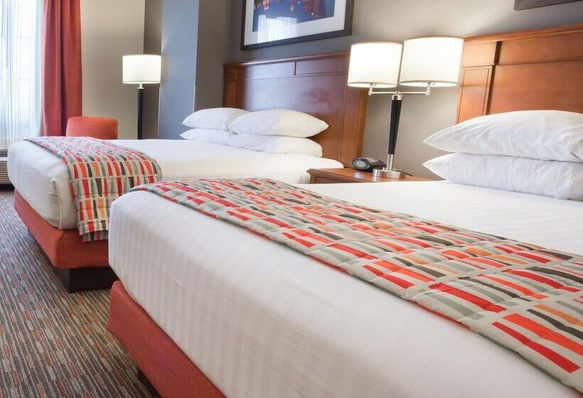 Номер Deluxe, Drury Inn & Suites Columbus Grove City