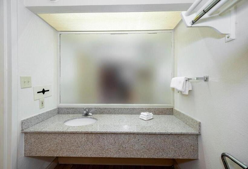 Номер Superior, Red Roof Inn & Suites Wytheville