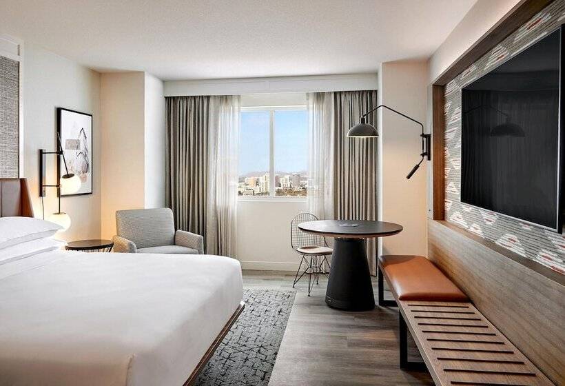 Premium room with view, Sheraton Phoenix Downtown