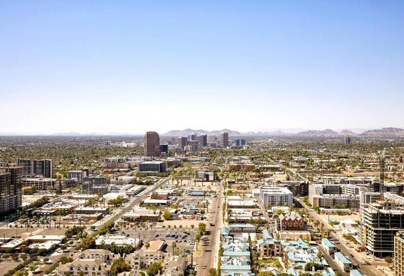 Номер Executive, Sheraton Phoenix Downtown