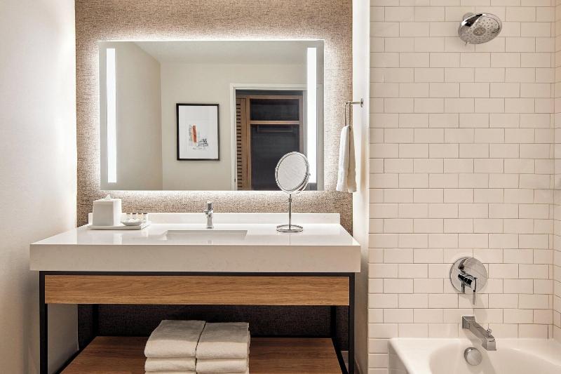 Номер Executive, Sheraton Phoenix Downtown