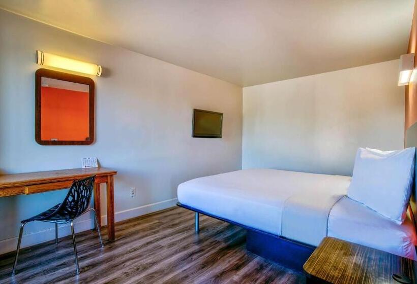 Люкс, Motel 6hesperia, Ca  West Main Street I15