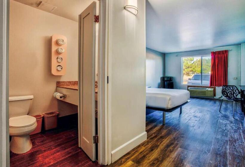 Номер Стандарт Адаптированный для Инвалидов, Motel 6hesperia, Ca  West Main Street I15