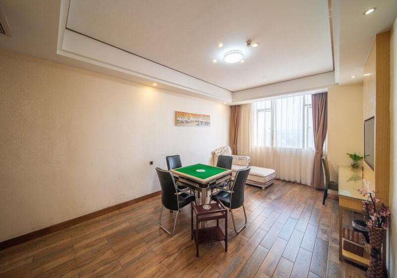 اتاق لوکس با چشم‌انداز شهر, Bahi Ajman Palace