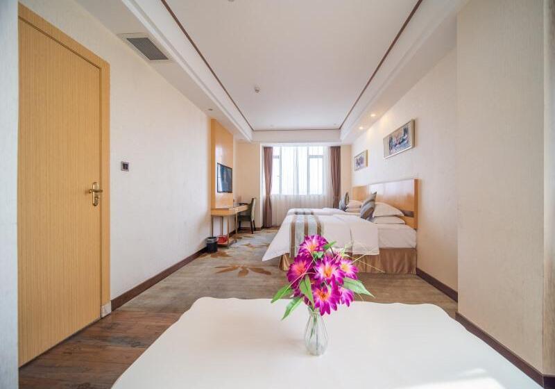 اتاق لوکس با چشم‌انداز شهر, Bahi Ajman Palace