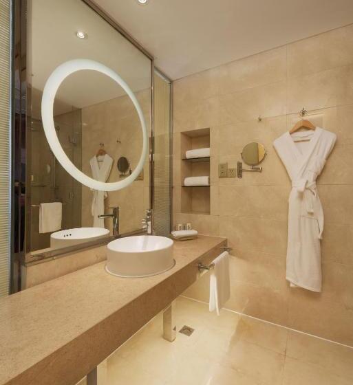Номер Премиум, Holiday Inn Taicang City Centre By Ihg