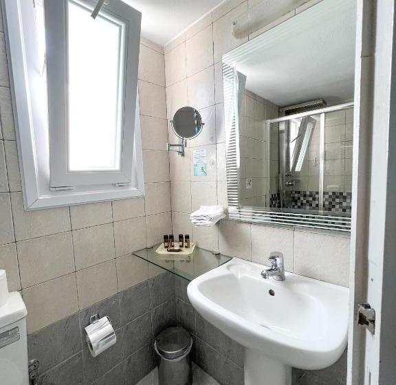 استودیوی استاندارد با چشم‌انداز دریا, Maria S Place   Adults Only