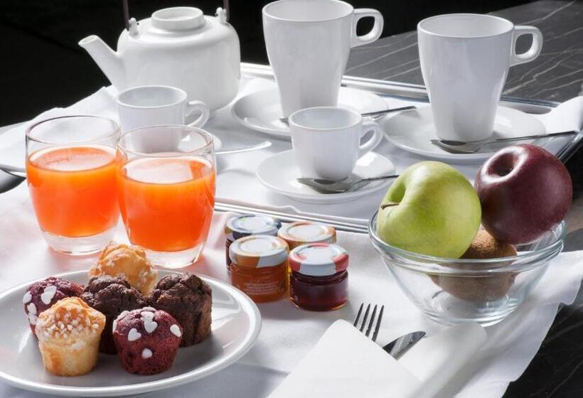 اتاق سوپریور با بالکن, Radisson Hotel Nola Naples