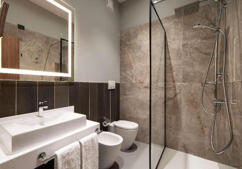 اتاق سوپریور با بالکن, Radisson Hotel Nola Naples