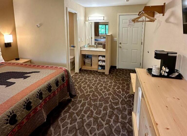 חדר סטנדרט עם מיטת קינג, Spirit Lake Lodge