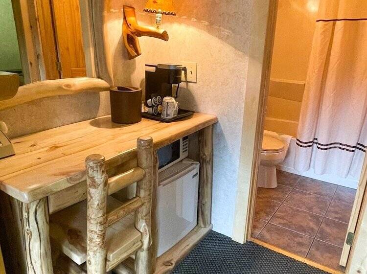Люкс, Spirit Lake Lodge