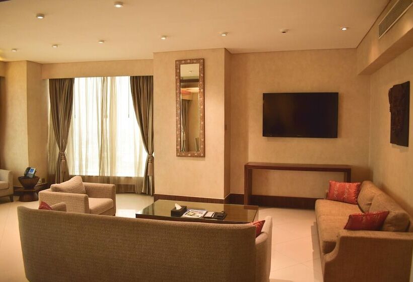 Club Room, Lagos Continental