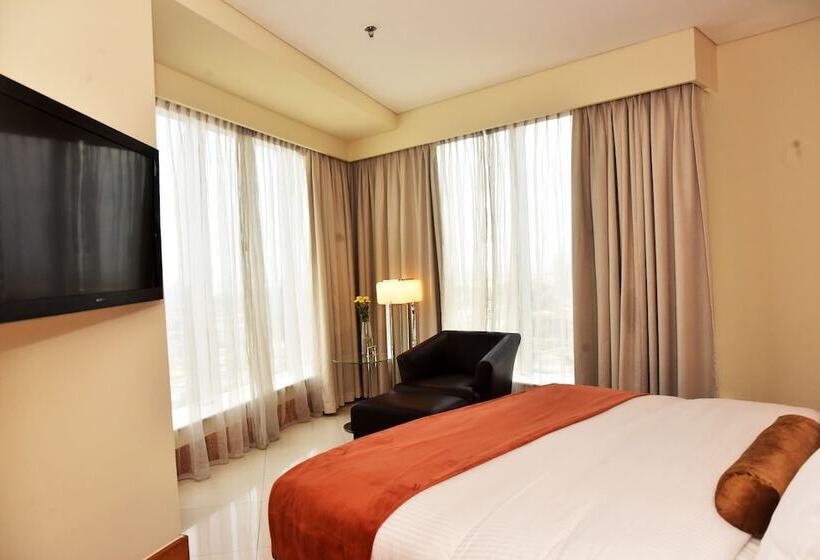 Club Room, Lagos Continental