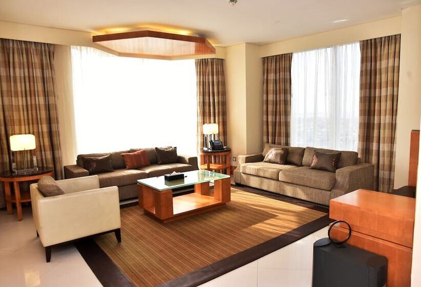 Suite, Lagos Continental