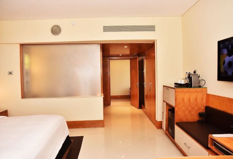 Club Room, Lagos Continental