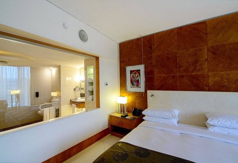 Club Room, Lagos Continental