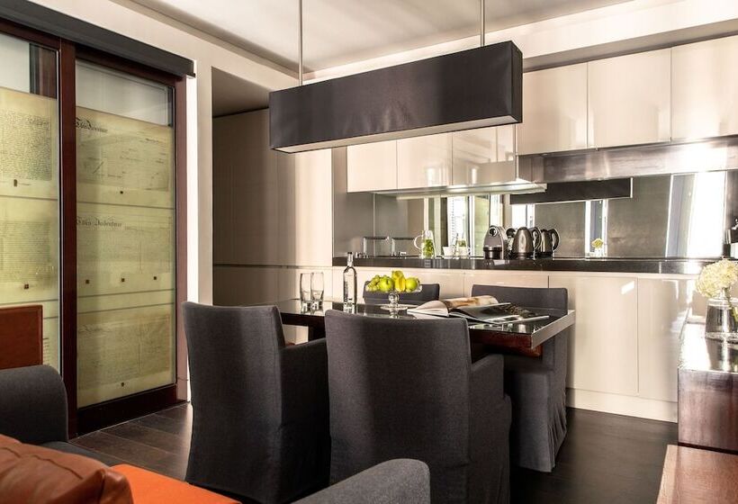 Студия Стандарт, Grosvenor House Suites
