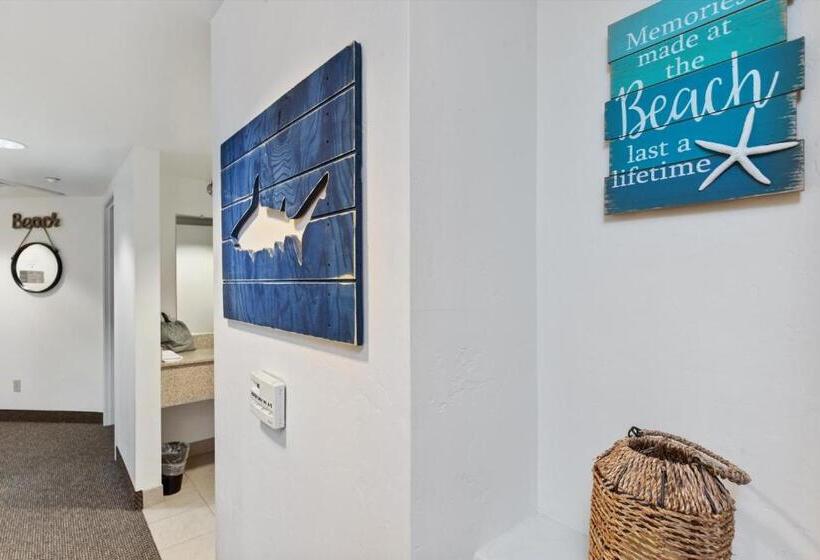 Семейный Номер Вид на Море, Beach House Inn & Suites