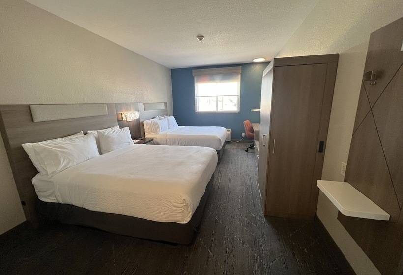Номер Стандарт, Holiday Inn Express Wichita North   Park City By Ihg