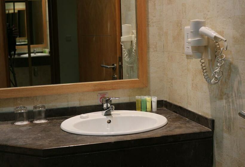 اتاق لوکس, Ramada Resort Dead Sea