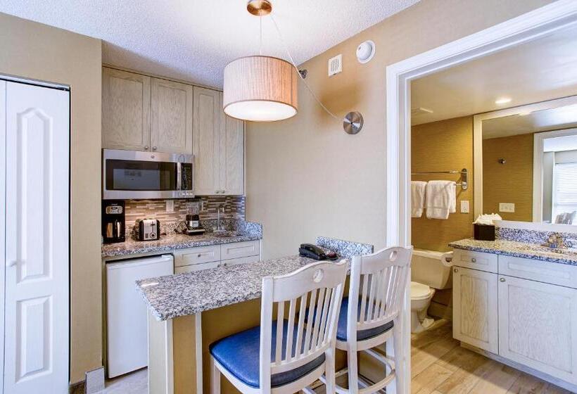 2 Bedrooms Suite Sea View, Boardwalk Resort  And Villas