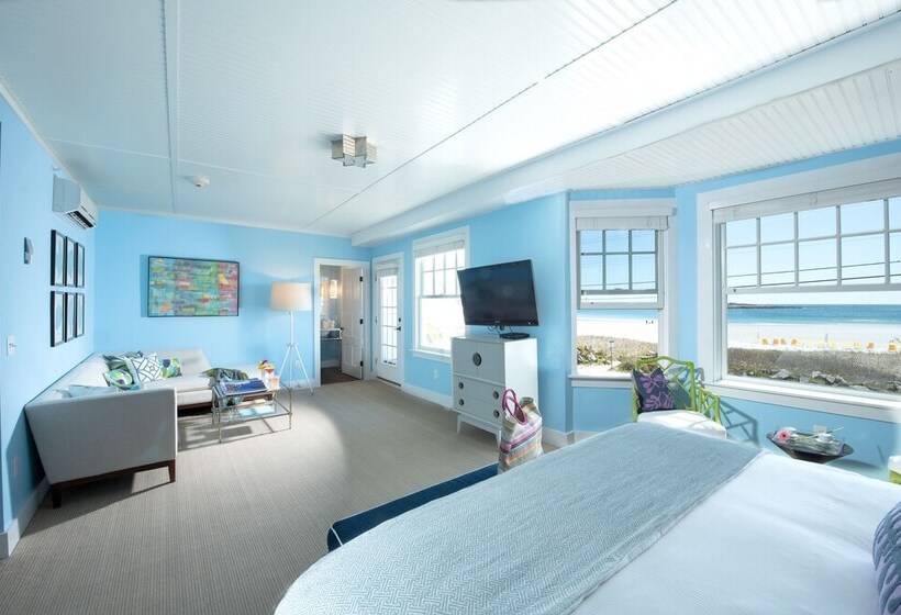 Люкс Вид на Море, The Tides Beach Club