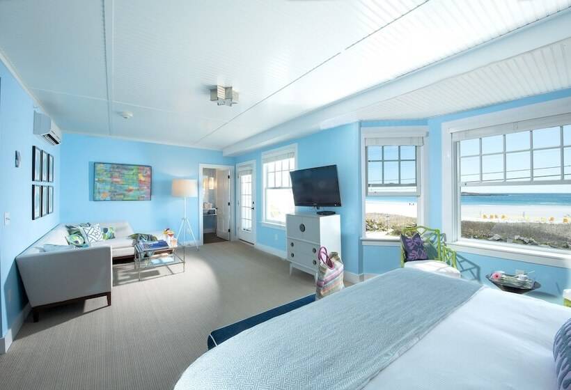 Люкс Вид на Море, The Tides Beach Club