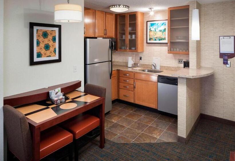 Люкс Кровать Кинг, Residence Inn By Marriott Hattiesburg