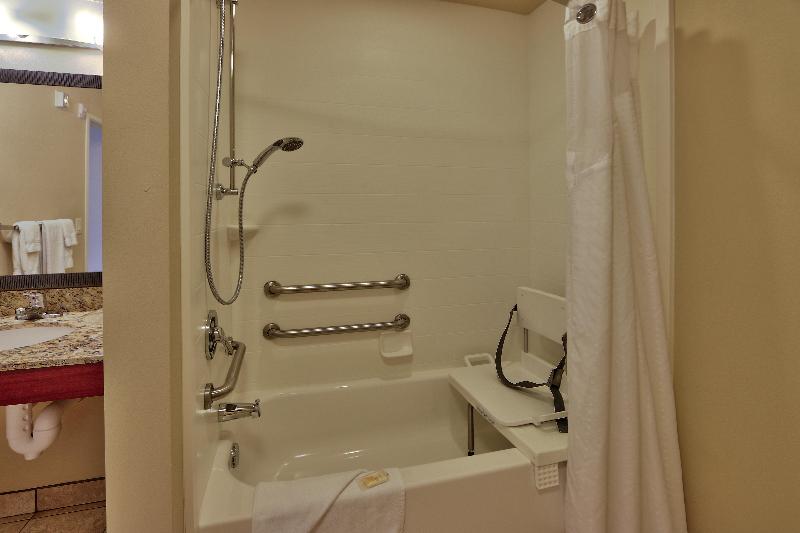 이그제큐티브 룸 킹사이즈 침대, Holiday Inn Roswell, An Ihg