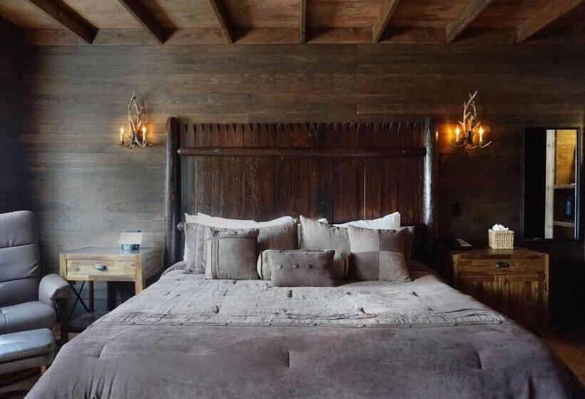 Хижина, The Litchfield Inn